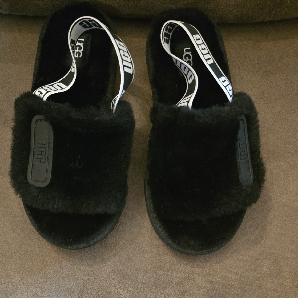 UGG Black Fuzzy Kids Sandals